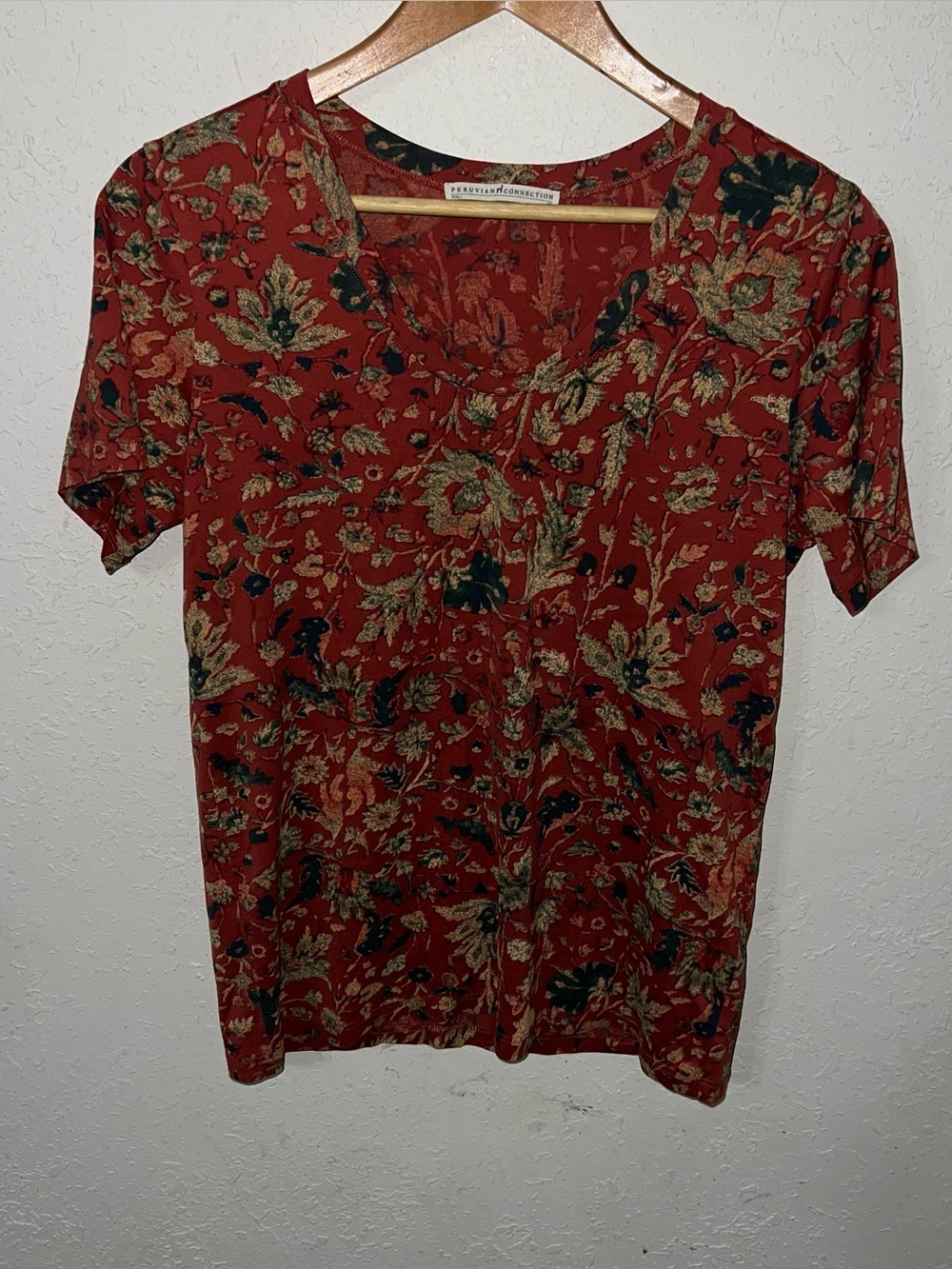Peruvian Connection Pima
Cotton Floral Scoop Neck Top Size XS. Size